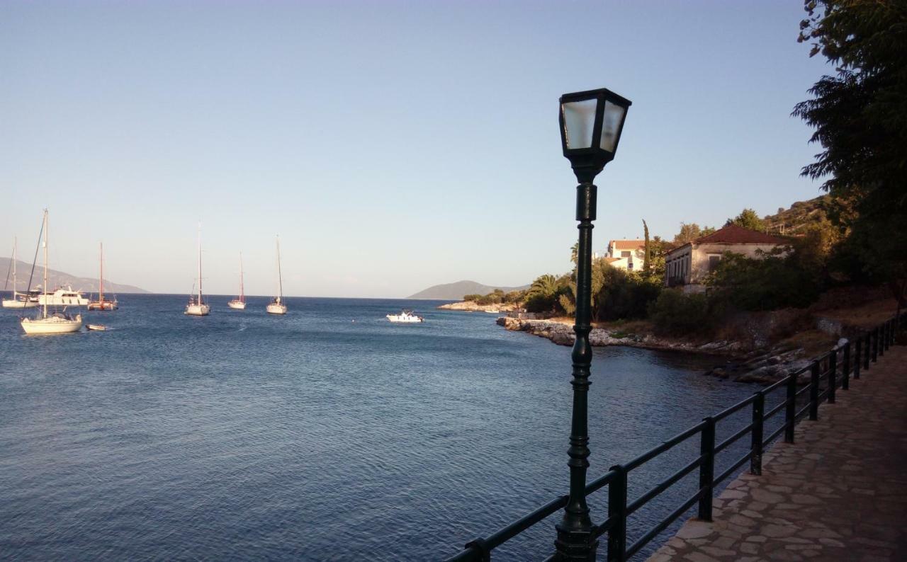 House With Garden Near The Sea Agia Efimia Exterior foto