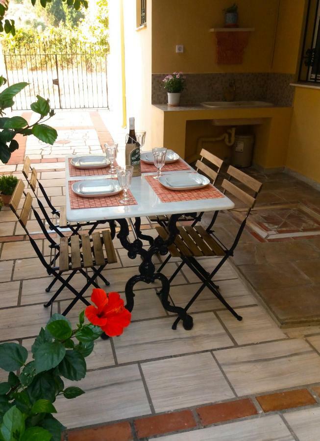 House With Garden Near The Sea Agia Efimia Exterior foto