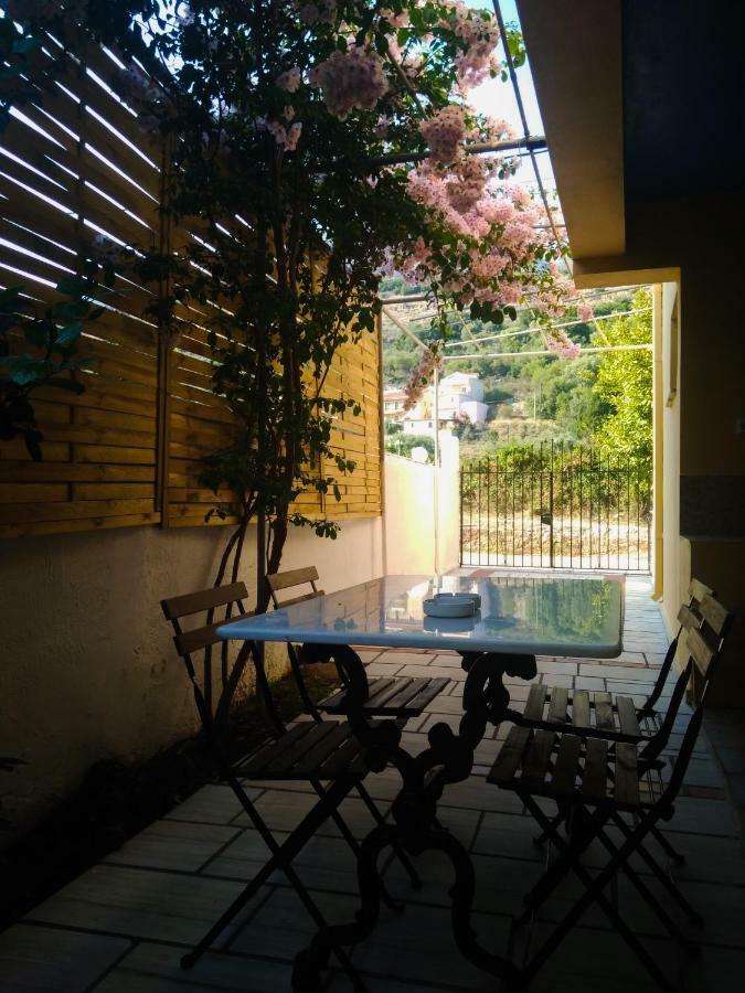 House With Garden Near The Sea Agia Efimia Exterior foto