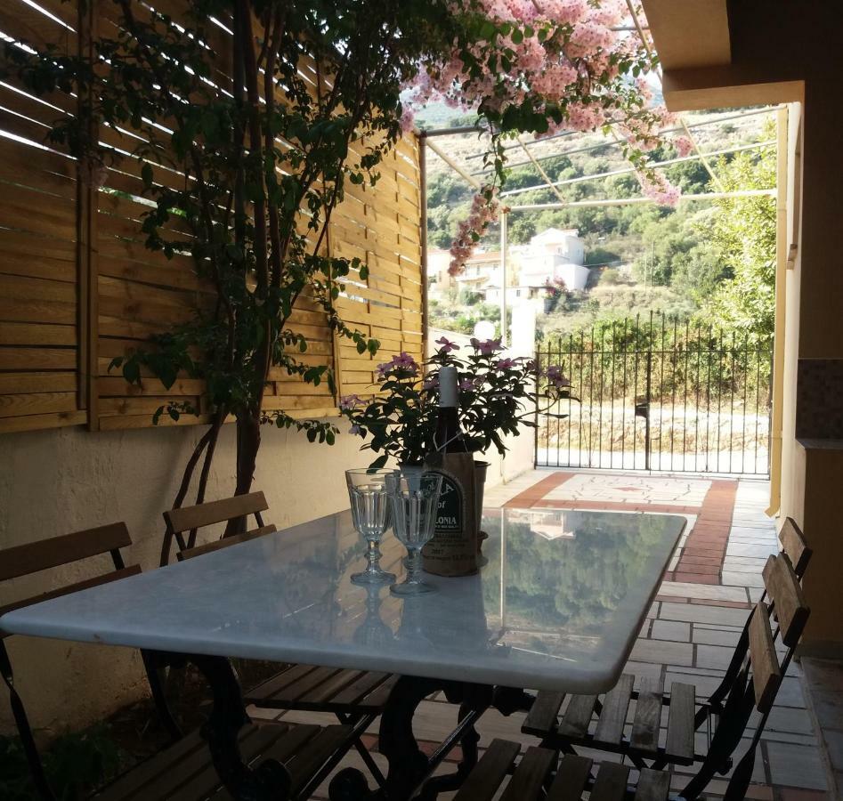 House With Garden Near The Sea Agia Efimia Exterior foto